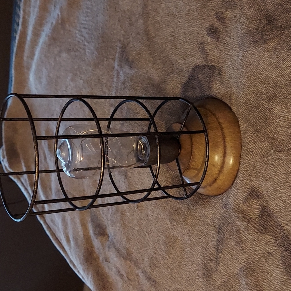 Lighted accent piece